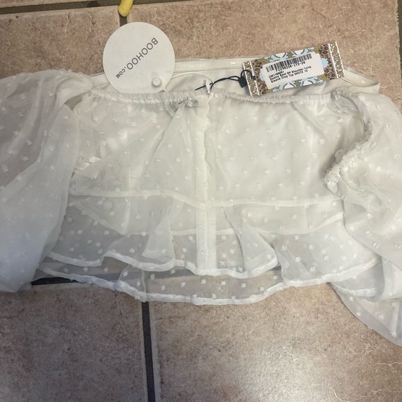 Boohoo Dobby Spot Off Shoulder Long Sleeve Crop Top NWT - Picture 8 of 10